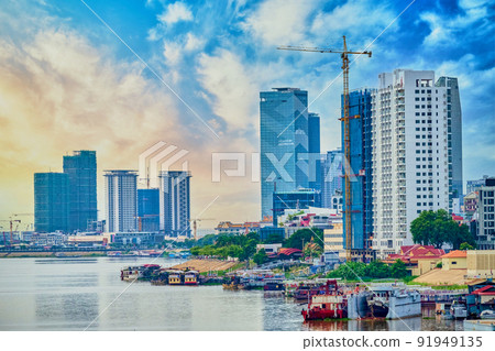 河濱,柬埔寨首都金邊的城市景觀 河濱,柬埔寨首都金邊的城市景觀 91949135