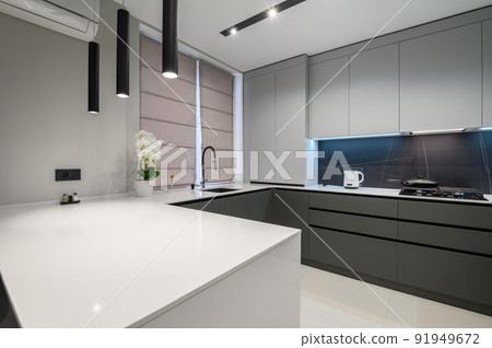 Luxury dining room and kitchen in studio apartment Luxury dining room and kitchen in studio apartment 91949672