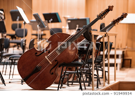 cello on the stage of the Philharmonic during a concert 91949934