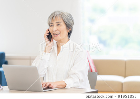 Senior female smartphone PC 91951853