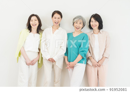 Middle generation, senior generation, women's advancement 91952081