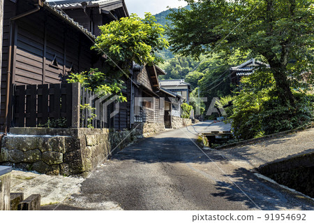 Hanazawa no Sato in Yaizu City, Shizuoka Prefecture is an important traditional buildings preservation district. 91954692
