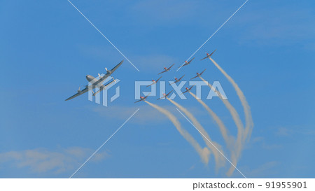 Lockheed L-1049G Super Constellation and Swiss Air Force Acrobat Team PC-7 TEAM Lockheed L-1049G Super Constellation and Swiss Air Force Acrobat Team PC-7 TEAM 91955901
