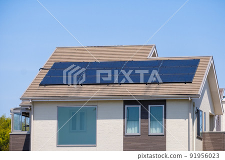 House with solar panels Solar power generation ecosystem House with solar panels Solar power generation ecosystem 91956023