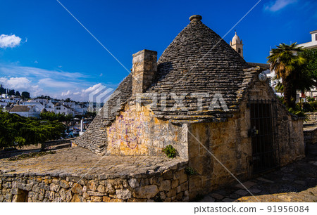 Famous landmark in Alberobello in Italy - the historic Trulli houses 91956084