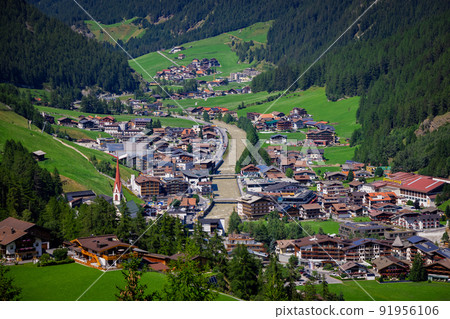 Famous village of Soelden in Austria - a popular winter sports area Famous village of Soelden in Austria - a popular winter sports area 91956106