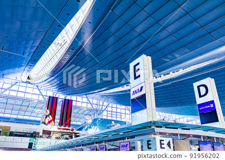 [圖片素材]國際機場值機櫃檯附近的風景 91956202