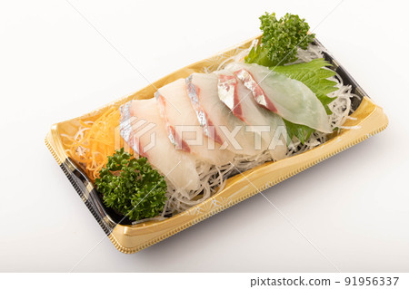 << Oita Prefecture >> Striped jack sashimi << Oita Prefecture >> Striped jack sashimi 91956337
