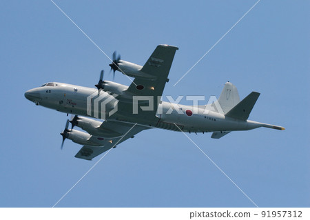 Maritime Self-Defense Force patrol plane in flight Maritime Self-Defense Force patrol plane in flight 91957312