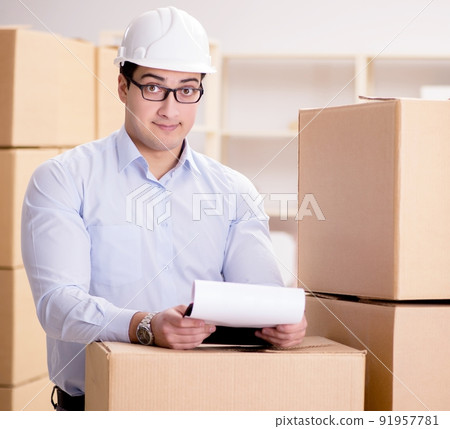 Man working in box delivery relocation service 91957781