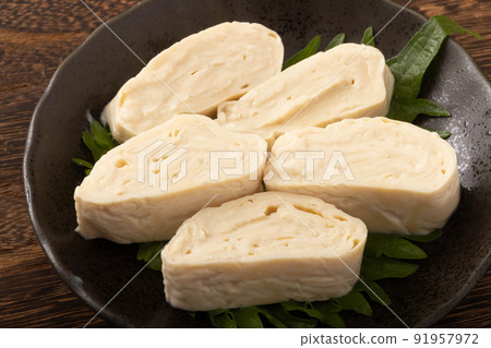 Sashimi roll yuba 91957972