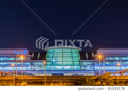 [Tokyo cityscape] Night view of the city around Haneda Airport (Terminal 2) 91958176