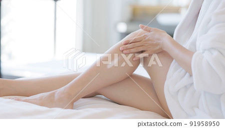 woman leg skin care concept woman leg skin care concept 91958950