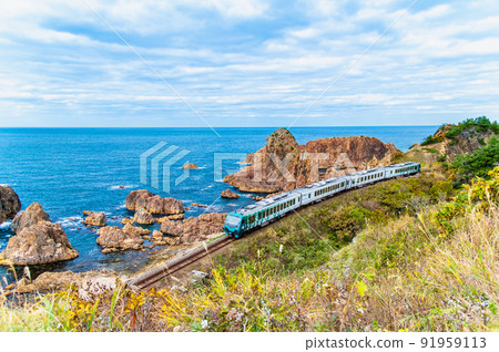 Aomori Prefecture Gono Line (Fukaura-Hiroto) -Resort Shirakami "Fagus Crenata" running along the coastline of Yukiaizaki- Aomori Prefecture Gono Line (Fukaura-Hiroto) -Resort Shirakami "Fagus Crenata" running along the coastline of Yukiaizaki- 91959113
