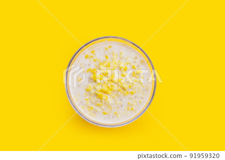 Sweet corn with sago in sweet coconut milk Sweet corn with sago in sweet coconut milk 91959320
