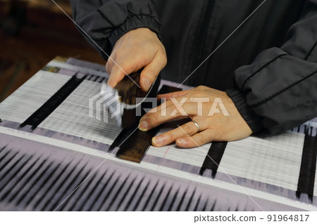 日本傳統工藝,製作和服的工匠 日本傳統工藝,製作和服的工匠 91964817