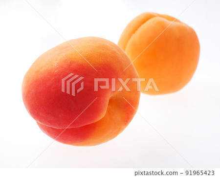 Apricots 91965423
