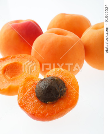 Apricots Apricots 91965524