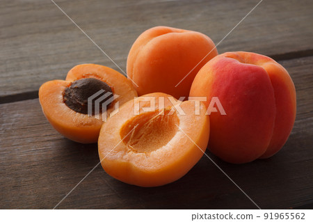 Apricot image Apricot image 91965562