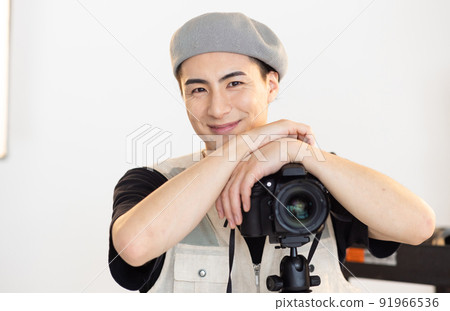 Cameraman in the shooting studio 91966536