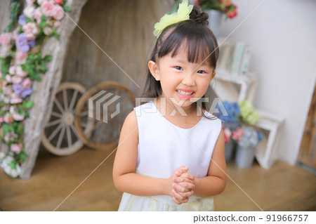 幼兒園的孩子們的女孩 幼兒園的孩子們的女孩 91966757