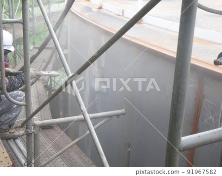 罐體施工期間噴漆前的爆破作業狀態 罐體施工期間噴漆前的爆破作業狀態 91967582