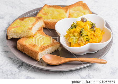 Pumpkin salad and cheese toast Pumpkin salad and cheese toast 91967675