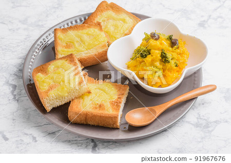 Pumpkin salad and cheese toast Pumpkin salad and cheese toast 91967676