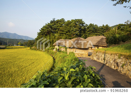 Jirisan Dulle-gil Namwon Deokchi-ri Thatched-roof Village Jirisan Dulle-gil Namwon Deokchi-ri Thatched-roof Village 91968268