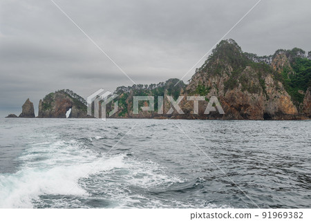 北山崎懸崖巡游海洞和八越岬的蠟燭岩 北山崎懸崖巡游海洞和八越岬的蠟燭岩 91969382