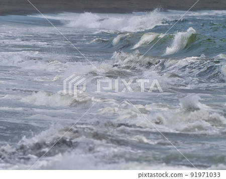 Surging waves Surging waves 91971033