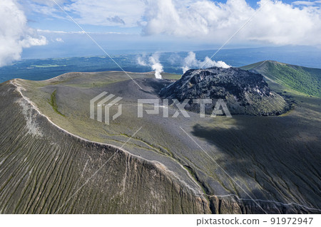 從空中看到的樽前山(鳥瞰圖) 從空中看到的樽前山(鳥瞰圖) 91972947