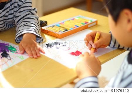 小男孩畫 91976540