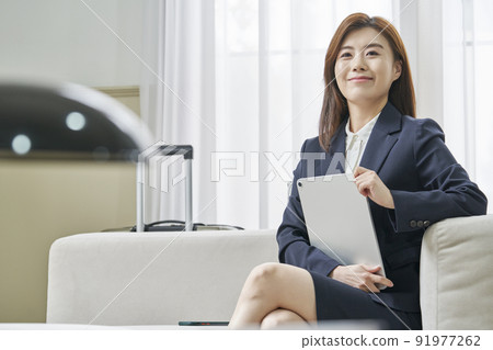Business, business woman, career woman, office worker, home, hotel, business trip, Korean 91977262