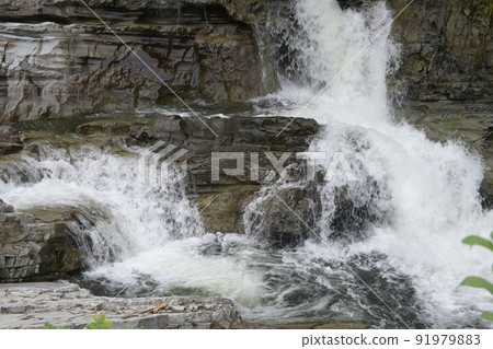 Waterfall 91979883