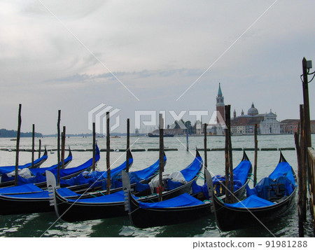 Venice City of Water Gondola and Basilica of San Giorgio Maggio Venice City of Water Gondola and Basilica of San Giorgio Maggio 91981288