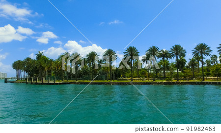 Luxurious mansion in Miami Beach, florida, U.S.A Luxurious mansion in Miami Beach, florida, U.S.A 91982463