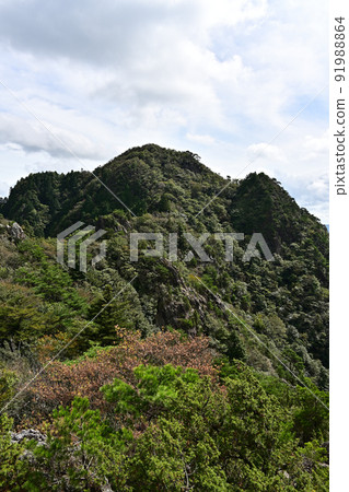 From the Taki mountain range From the Taki mountain range 91988864