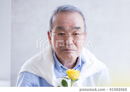 拿著花的老人的畫象 拿著花的老人的畫象 91988988