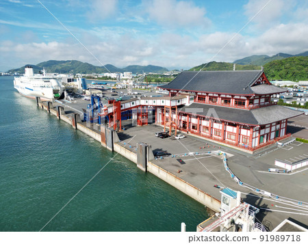 Aerial view of the ferry terminal at Shinmonji Port 91989718