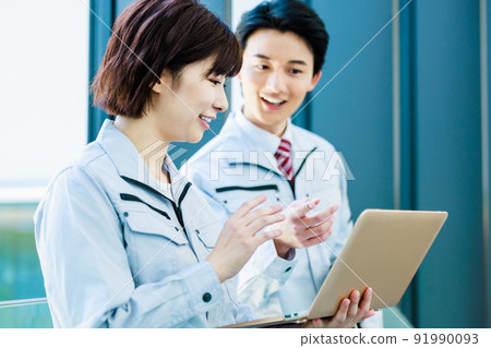 開會的工作服商人合影合作“LINK FOREST” 開會的工作服商人合影合作“LINK FOREST” 91990093