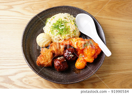 Chinese food fried rice 91990584