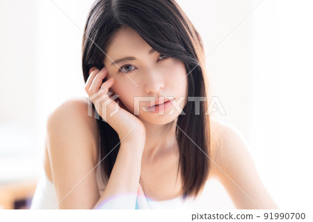 Female beauty beauty make-up skin care Female beauty beauty make-up skin care 91990700