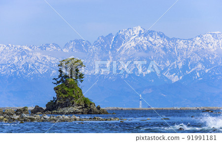 Amaharashi coast and Tateyama mountain range. Takaoka City, Toyama Prefecture 91991181