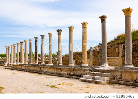 Streets of the ancient city of Perge with marble columns 91996462