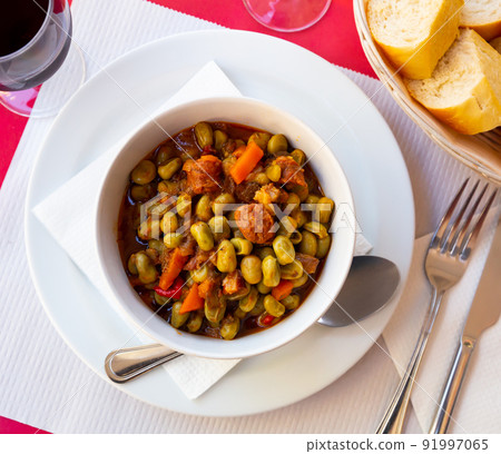 Habas a la Catalana, stew of beans with blood sausage 91997065