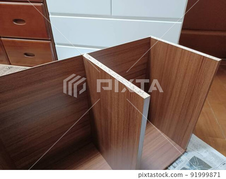 Assemble the color box indoors Assemble the color box indoors 91999871
