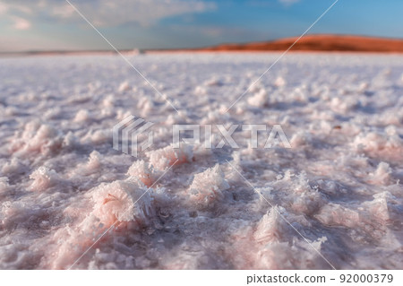 Pink salt cristales. Natural pink salt lake texture. Pink salt cristales. Natural pink salt lake texture. 92000379