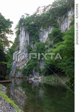 Geibikei boat descent with cliffs on both banks Geibikei boat descent with cliffs on both banks 92000498