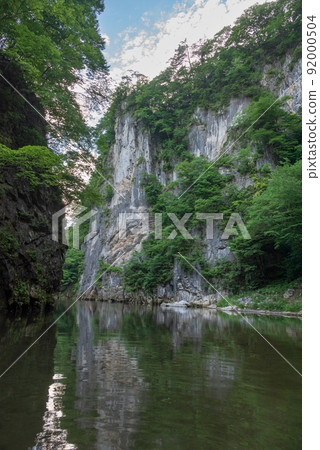 Geibikei boat descent with cliffs on both banks 92000504
